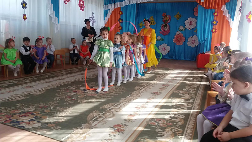 танец с лентами